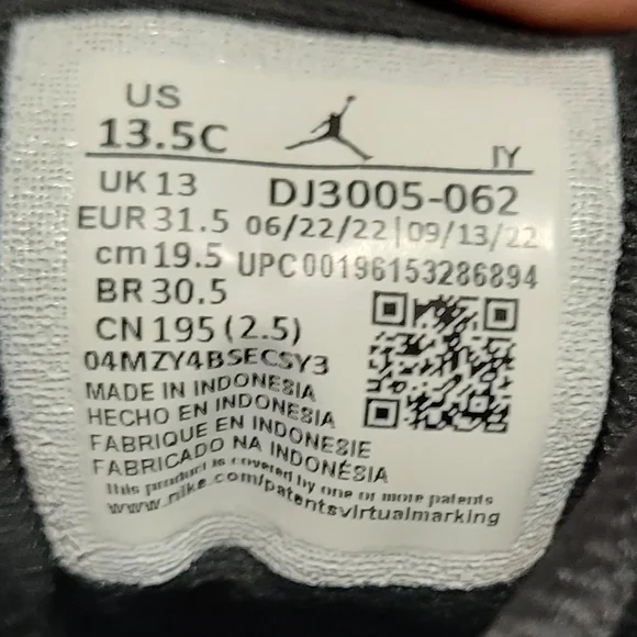 Jordan 13 Kids Shoes Black Red White Size 13.5C - Picture 3 of 7